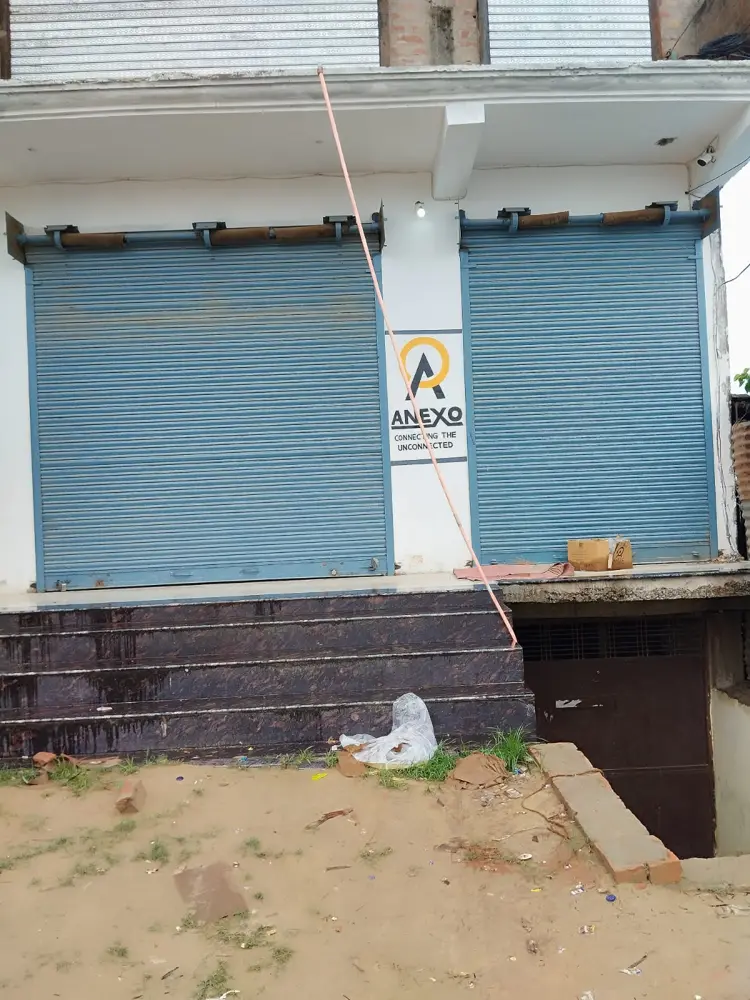 Anexo Aidnex Retail store front with Anexo sign